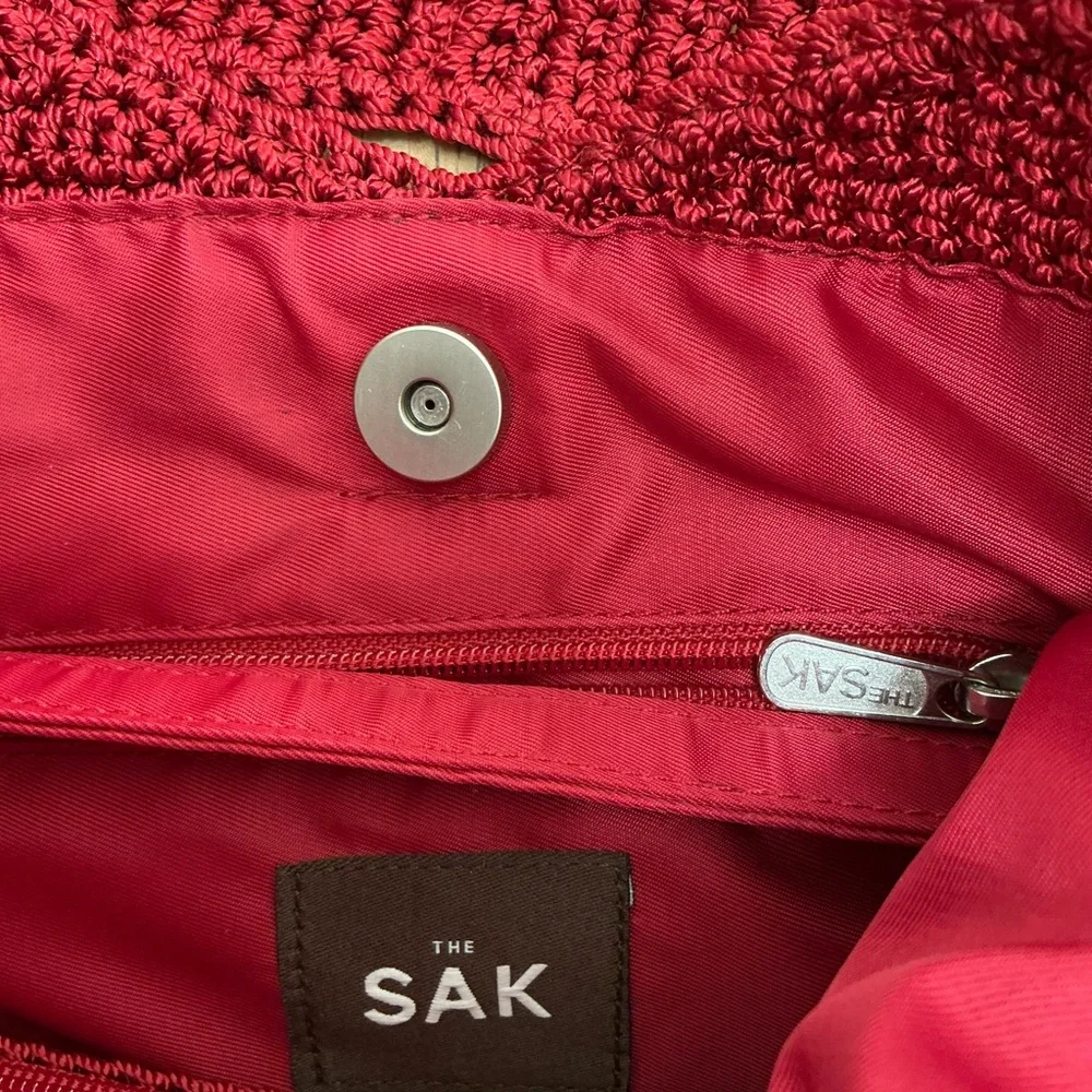 The SAK RED KNITTED SHOULDER SLOUGHY BAG PLUS EXTRA BAG INSIDE